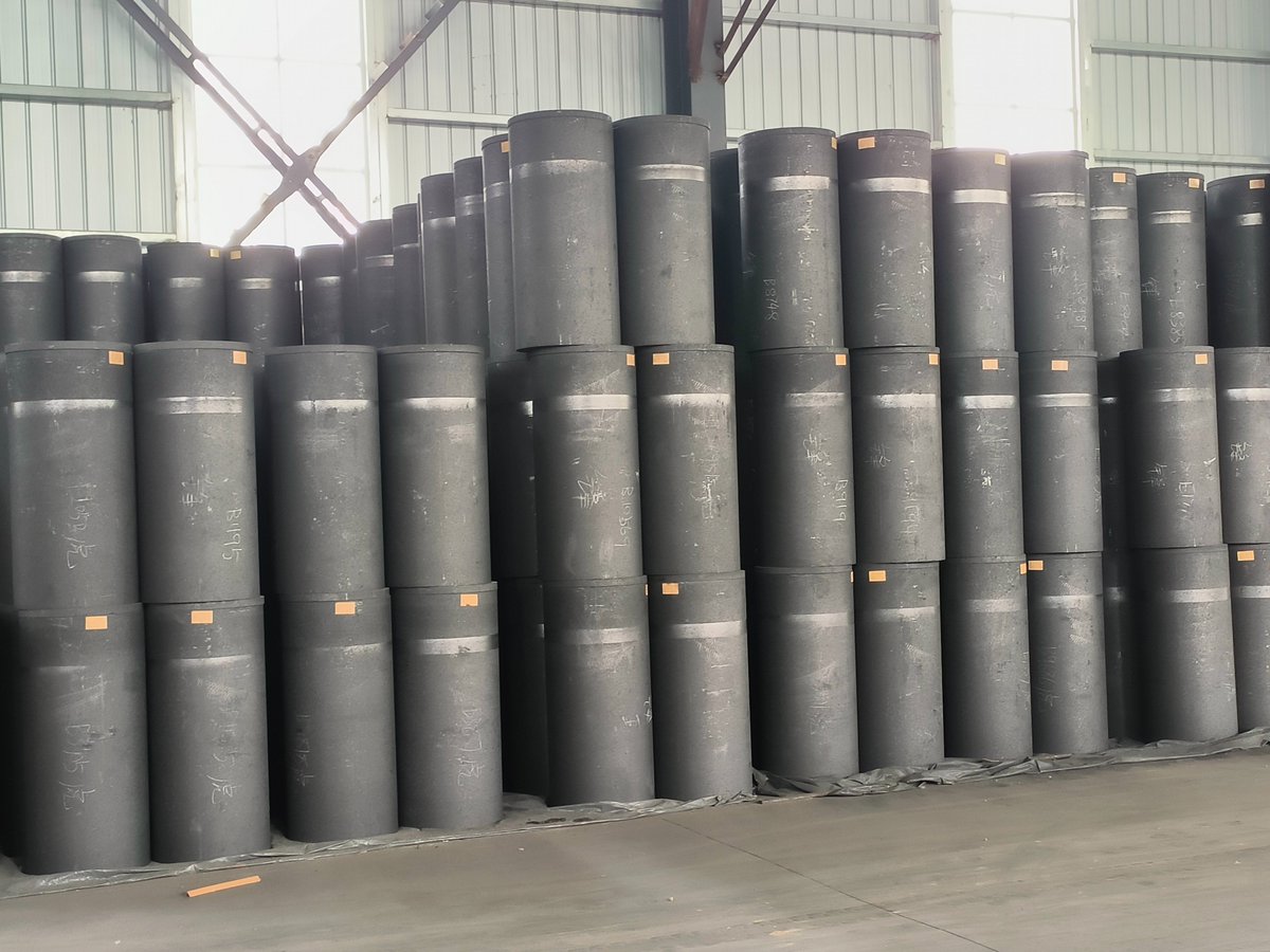 wenjiel60854689's tweet image. What is the molding of carbon materials?
The molding of #carbonmaterials means that the kneaded carbon paste is plastically deformed under the external force exerted by the molding equipment, and finally pressed into a #greenbody
#Graphitization