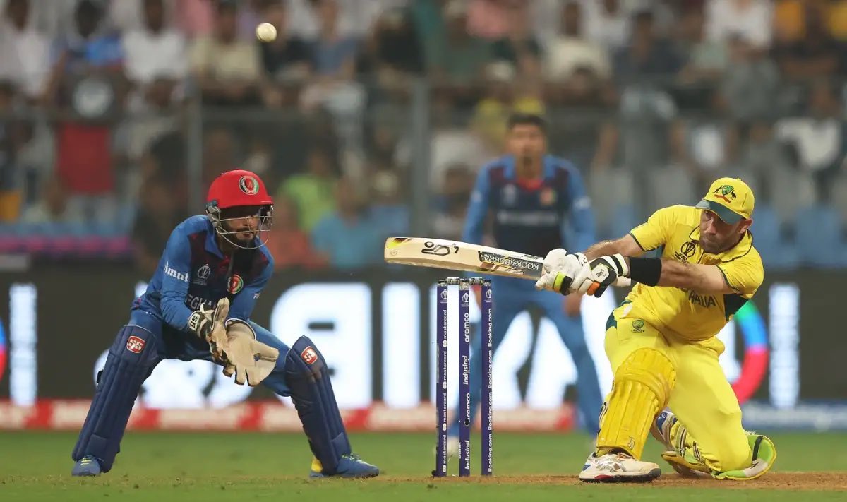 “कोई लक्ष्य व्यक्ति के साहस से बड़ा नहीं, हारा वही है जो लड़ा नहीं।”
#Maxwell