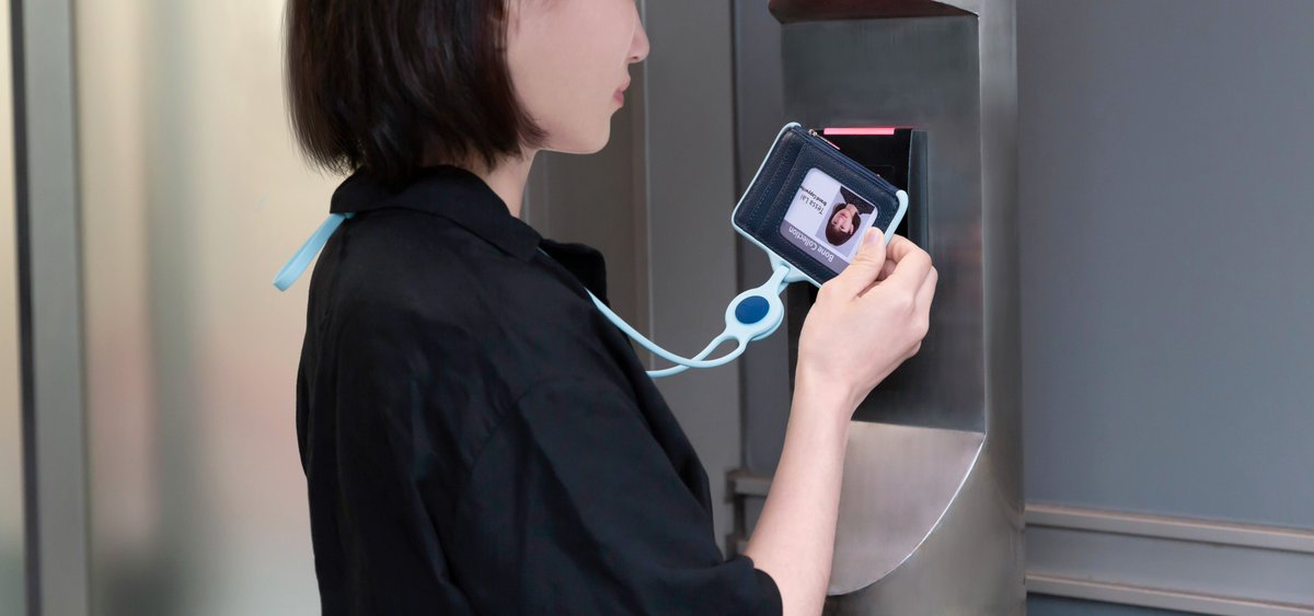 DesignByBone's tweet image. Can&apos;t find it! Always can&apos;t find my cards! 😖😖 🌟 Simple, time-saving, and always accessible! 🌟 👉 Neck ID Card Holder - genuine leather, bid farewell to not being able to find  #Bone #IdentificationCard #StudentID #Card #WorkID #BoneMakesYouDifferent