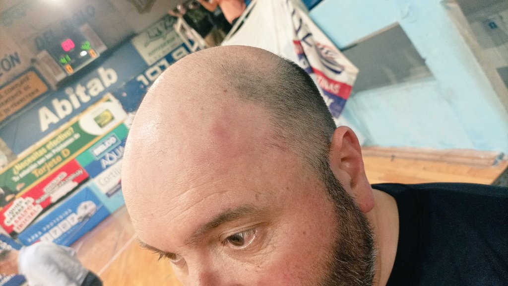No parece mucho pero por dentro duele un montón. Duele trabajar para tu club y que vengan inadaptados y romper y agredir sin importarles nada.
No importa la hora mañana seguimos al firme.