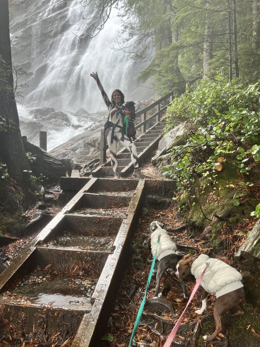 2 pic. My attempt at a family photo after hiking up to this waterfall. https://t.co/D9KhtHMnsJ