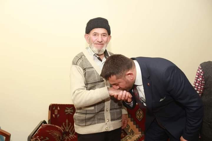 KotanBilgi's tweet photo. ALLAH RAHMET EYLESİN 
 Ulubey Belediye başkanımız İsa TÜRKCAN sevgili babası Mehmet TÜRKCAN Amcamız hakkın rahmetine kavuşmuştur. 
 Mehmet TÜRKCAN Amcamıza ALLAHTAN rahmet kederli ailesine ve sevenlerine sabırlar diliyorum.. https://t.co/vwm7jTeYAu