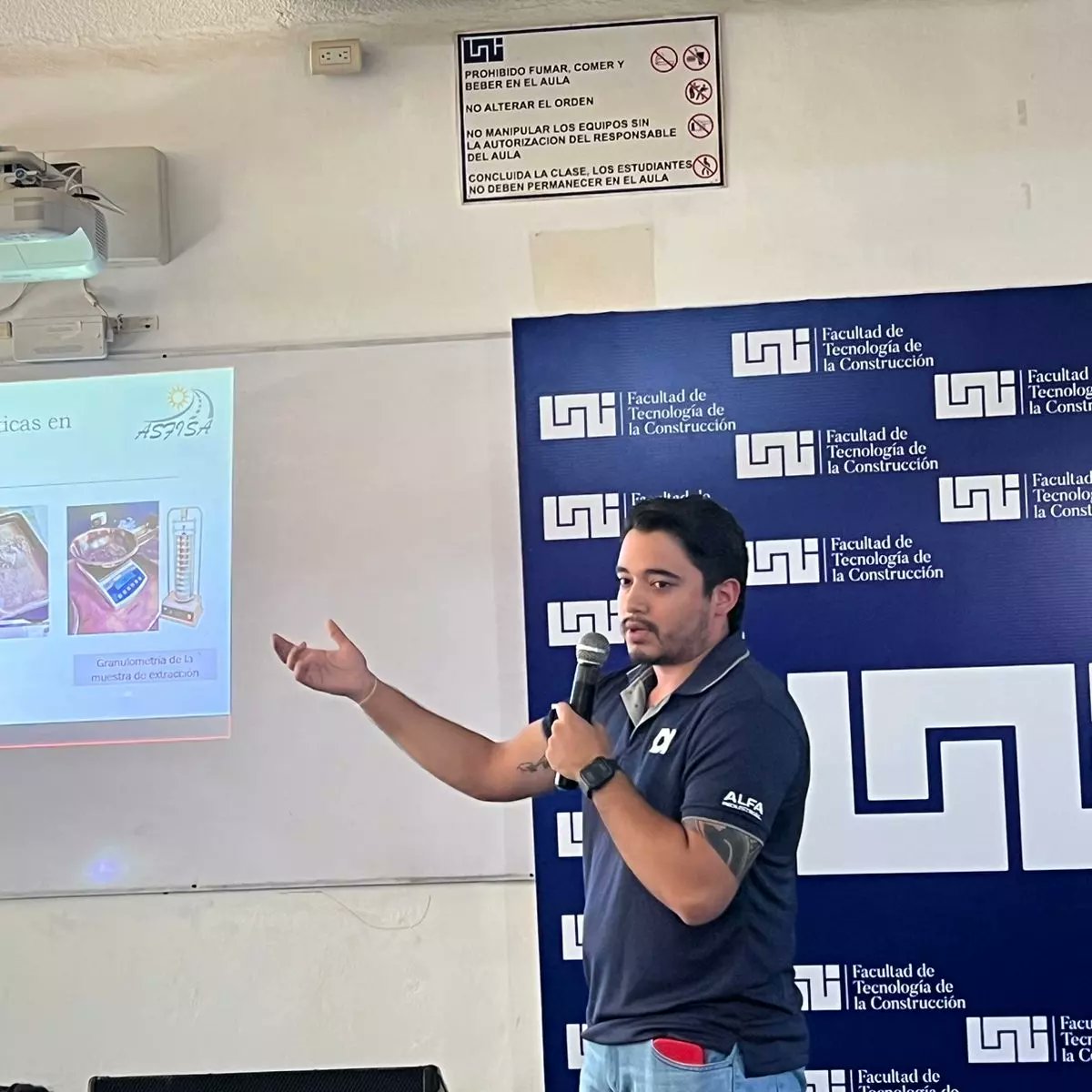 UNIdeNicOficial's tweet photo. La Conferencia se dio gracias a la alianza existente entre la @UNIFTC1 y la empresa #ALFAIndustrial, empresa especializada en la elaboración de fórmulas asfálticas de la más alta calidad.👏

#40UNI
#UNIHijaDeLaRevolución
#SomosOrgullosamenteUNI❤ https://t.co/pniA8UkD2b