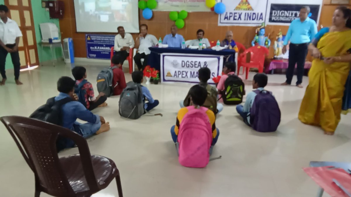 kumar351's tweet photo. Deepavali 2023 at DGSEA VILVARAYANALLUR was SPECTACULAR with the presence of a big Group of Apex and DIGNITY Foundation members. https://t.co/UBSAichzGm