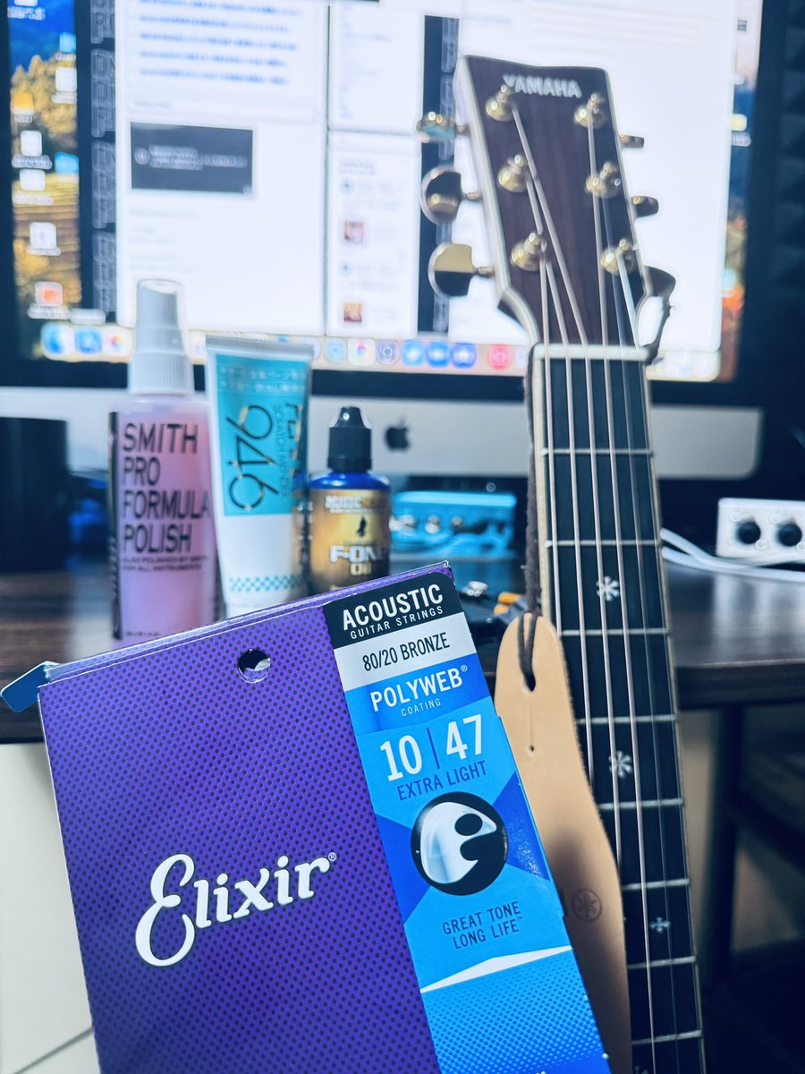 BLokayu_san's tweet photo. これからギターの弦交換をして行きたいと思います♪
初めて使う弦なので、どんな音がするのか楽しみなのであーる❤️
ギターさんも全身綺麗にメンテナンスして行くぞー✨
やっぱり毎日3時間以上弾いてるので、寿命の長いコーティング弦でも1ヶ月持たないのです😭
#Elixir
#POLYWEB https://t.co/Uwt0nj5qvo