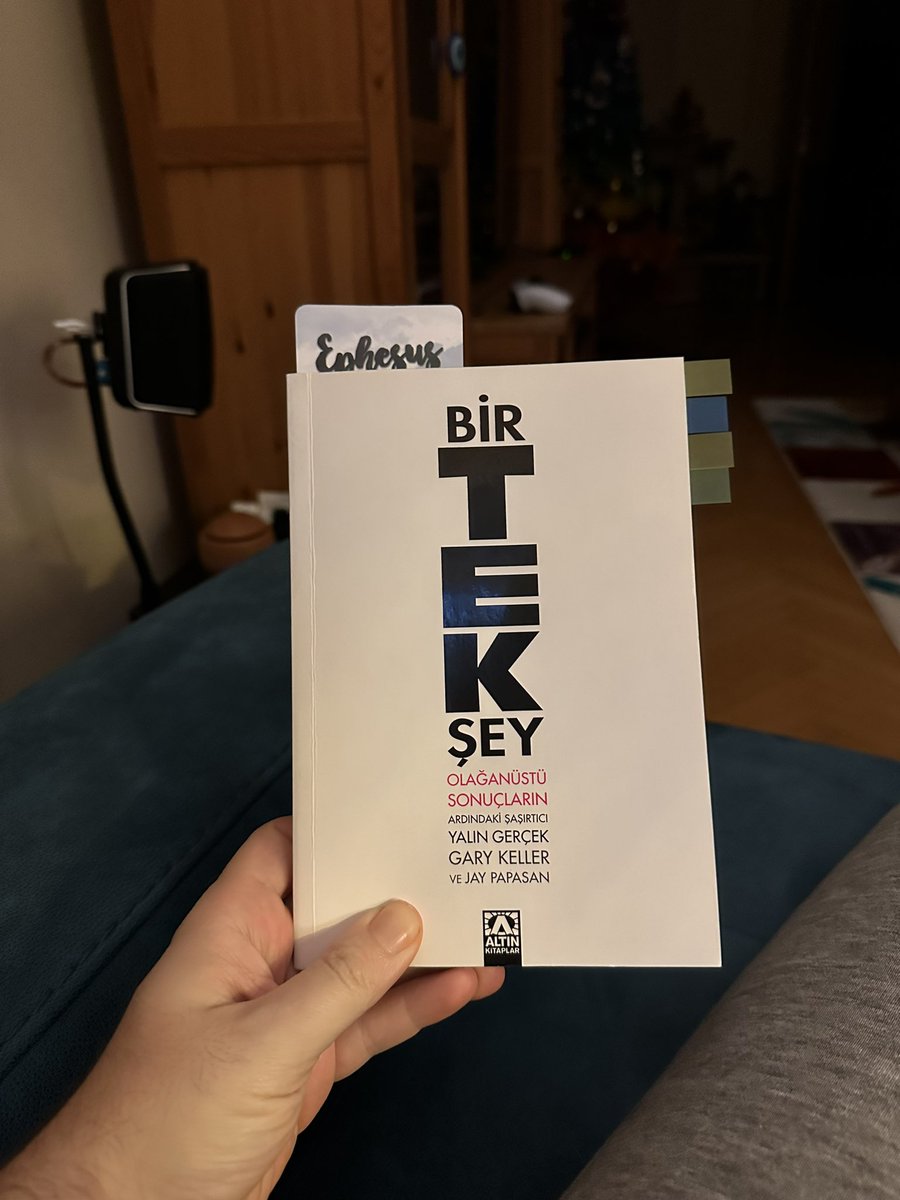 Sabah e-posta bombardımanı başlamadan kahve ve kitap keyfi yapıldı. Benim için mükemmel bir güne başlama ritüeli #üretkenlik #verimlilik #kahve #kitap