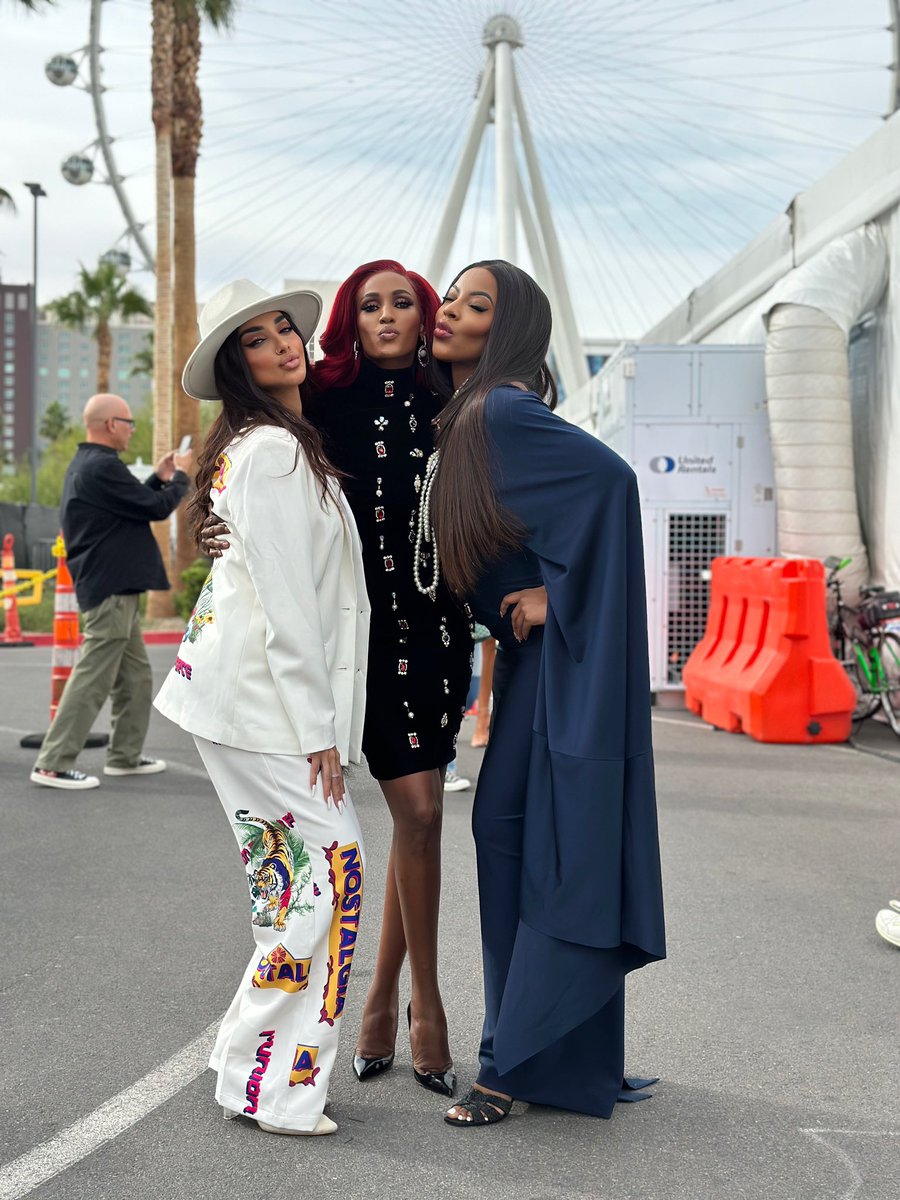 The dynamic trio❤️ nothing can come between real friends @chanelayan @caroline_dubai #BravoCon #RHODubai @BravoTV