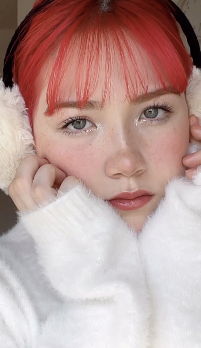 I’m cold makeup っていうメイクしてん💗❄️
でもまだまだあったかいよな！上着まだいらんわぁ🥰
#imcoldmakeup