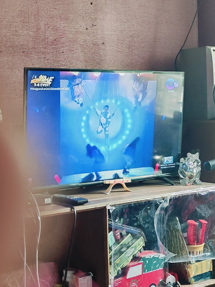 unionbank_help's tweet photo. Grabe sobrang napapasigaw ako.. haha ako kinakabahan sayo sir @ogiealcasid susmarya hahah sana ok din si ate @reginevalcasid while watching #Magpasikat2023AnneRyanOgie https://t.co/35IND6p3rQ