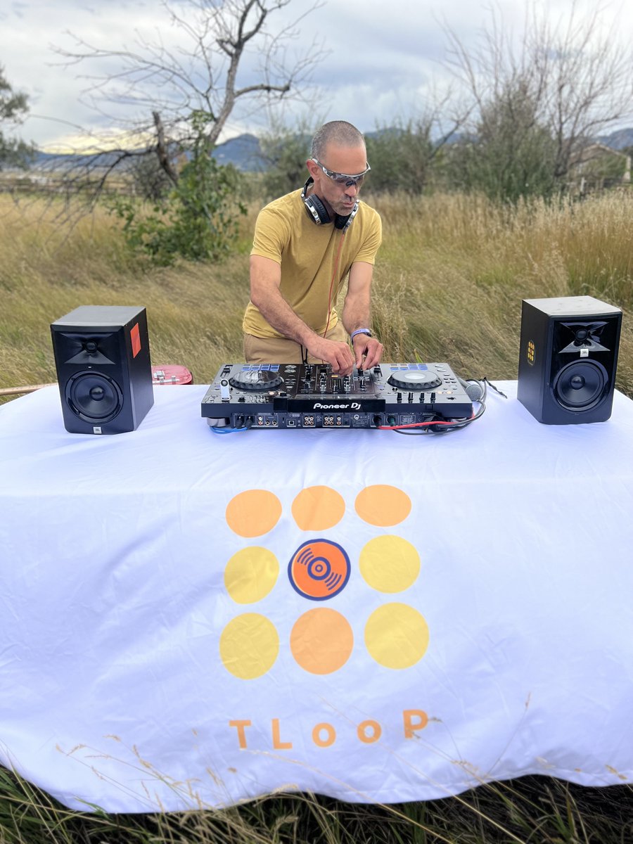 tloopmusic's tweet photo. The year is slowly coming to the end and so are my LIVE  performances. Only a few more shows left in 2023 and here they are:

Thursday 11/9 “Your Moms a house” 9pm

Saturday 12/9 “Fox Theater Boulder” 8pm

Wednesday 12/27 Catbird Hotel rooftop 6pm

PC @ManifestationMe https://t.co/SnfoEIDiRh
