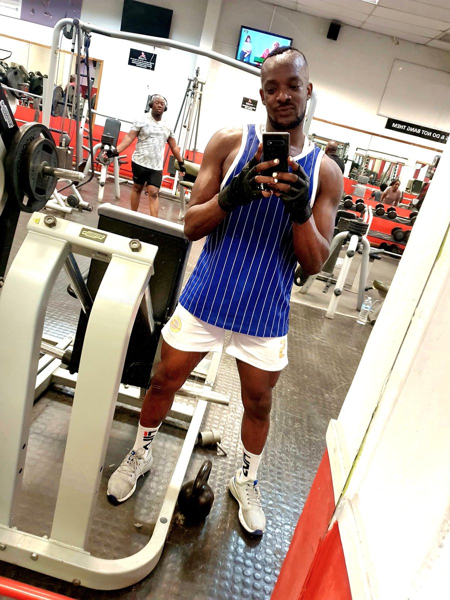 TheeOssy_Oswald's tweet photo. Happy 4.0 years of life to myself .... #40Fine #40ofLife .. no better way to start this day at my happy place ๐โโ๏ธ #GodsFavorite Cheers to life โค๏ธ๐๐ฅ๐พ๐ https://t.co/gbjKsaRxZL
