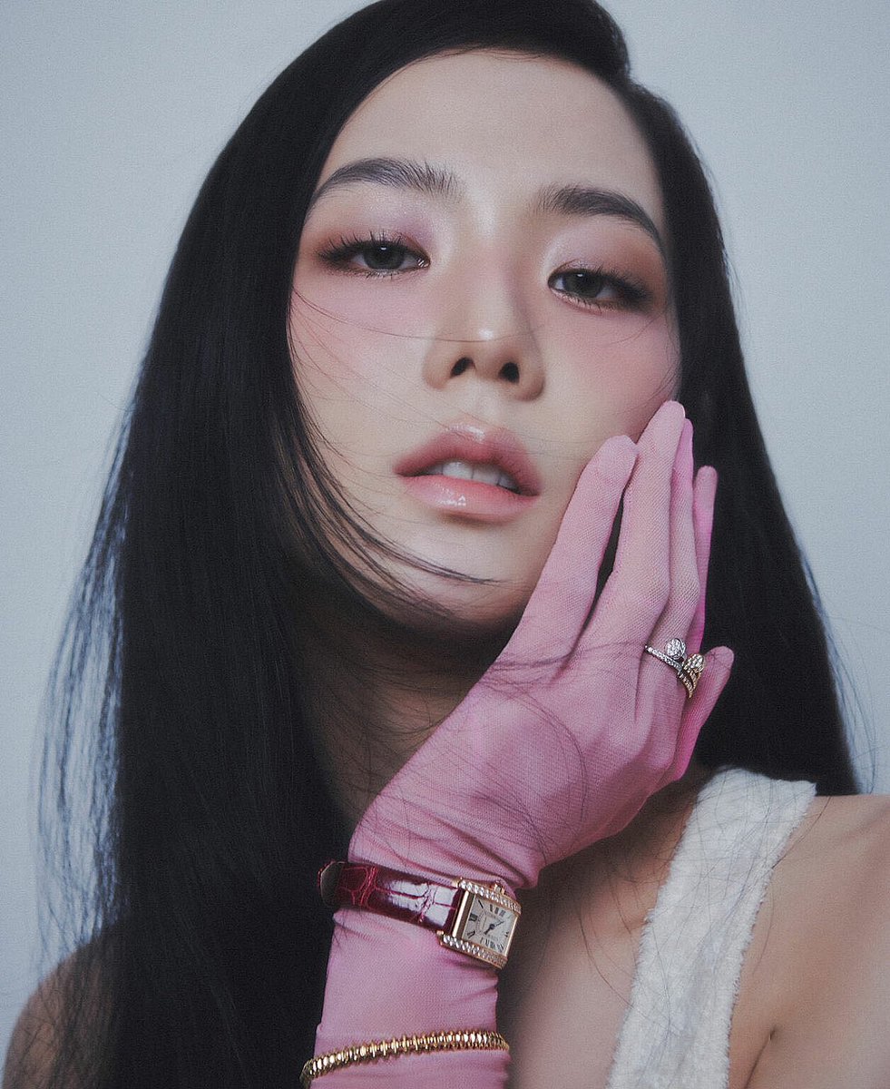 Feast your eyes on heaven's most prized possession for this month's ELLE SINGAPORE spread. Today is your lucky day to be able to see a closer look at the most beautiful face in the world or the full-figured body of mine. We all know you were staring directly at both.