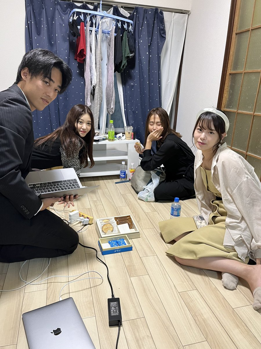 【メンバーシップ開設】

この度より一層、「視聴者の方との距離を近くしたい」「裏側などを通してより私たちを知ってもらいたい」と言いう思いからYoutubeメンバーシップを開設いたしました！
youtube.com/@burihhiiiine...
ぜひ参加してください🙌
￼