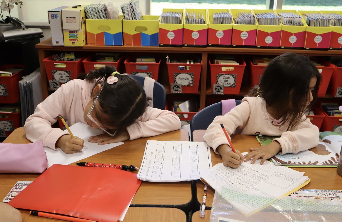 Hard at work!!✏️

@sbusd_news 
#sbusd #elop #nestorlanguageacademy #levelupsbusd