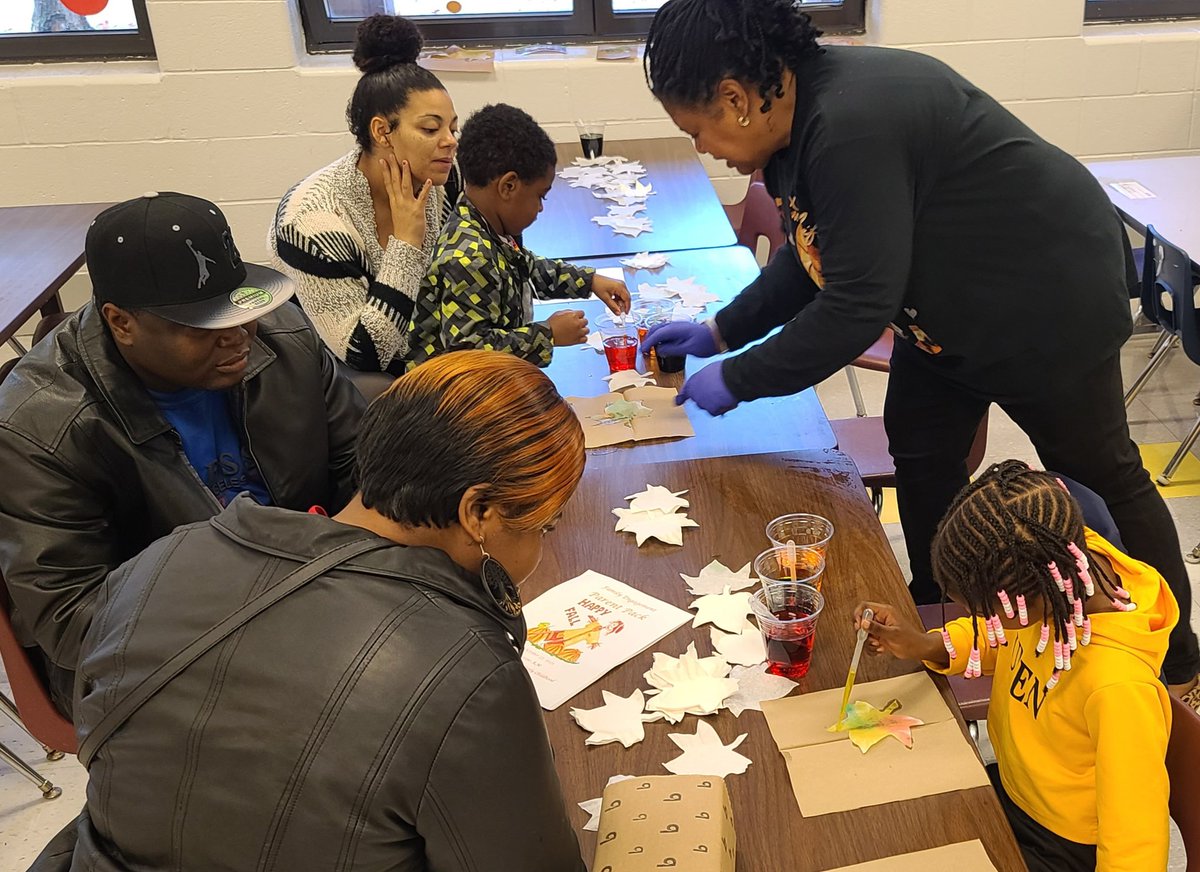 DawsonOrmanECH's tweet photo. Dawson Family  Engagement Day! We love our families and building relationships! @JCPSEARLY @BrumbackHeather https://t.co/dcFh41ExF7
