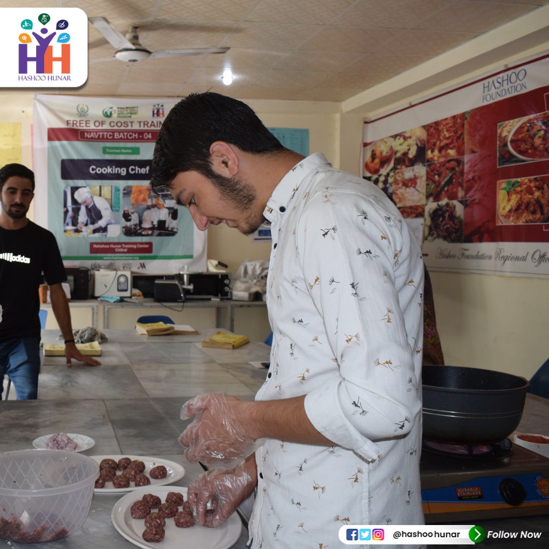 HashooHunar's tweet image. Proud moment for Hashoo Hunar as we unveil the Professional Cooking Training Project in collaboration with #NAVTTC for Batch IV in #Chitral

#kamyabjawanprogram #batch #kamyabjawan #pakistan #hunarmand #students #hunarmandpakistan #courses #navttcprogram #skilldevelopment
