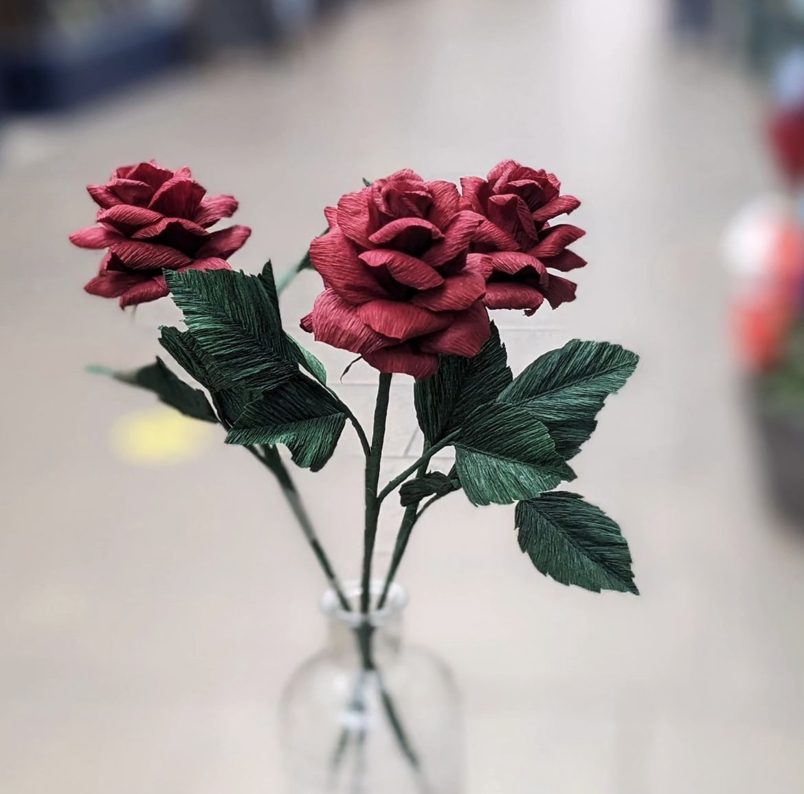 How stunning are these handmade paper roses by Arlo Arts? We are obsessed! They would make a great addition to any space this Autumn 🌹

#paperflorist #paperflowerbouquet #bedford #bedfordbusiness #bedfordshire #bedfordshirebusiness