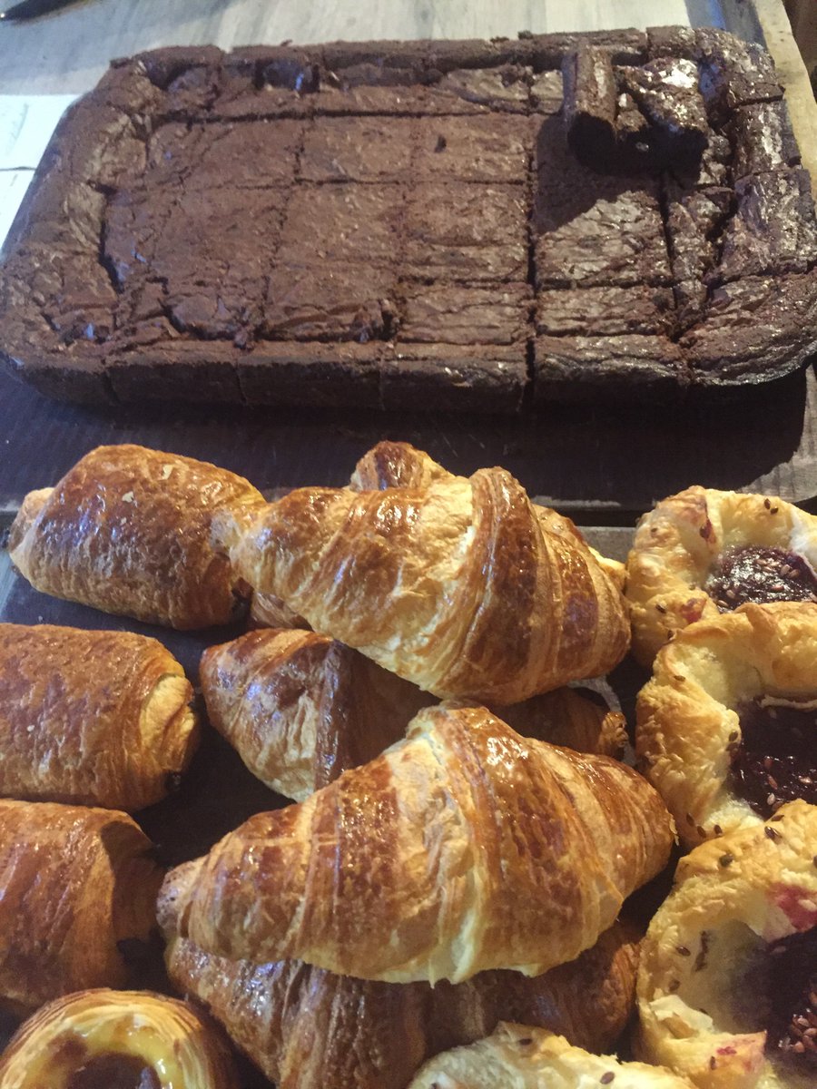 ClaypathDeli's tweet photo. Goes great with coffee ☕️ https://t.co/IxXRA5yasJ