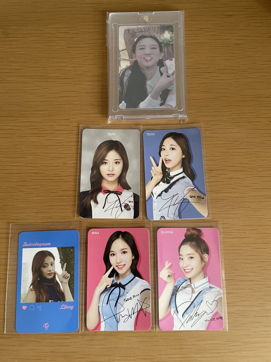 nasamichwan's tweet photo. wts lfb 

skoolooks twice photocard
tzuyu set 550
mina dahyun 350 ea
tzuyu pop up 150 https://t.co/WxZrRIPUct