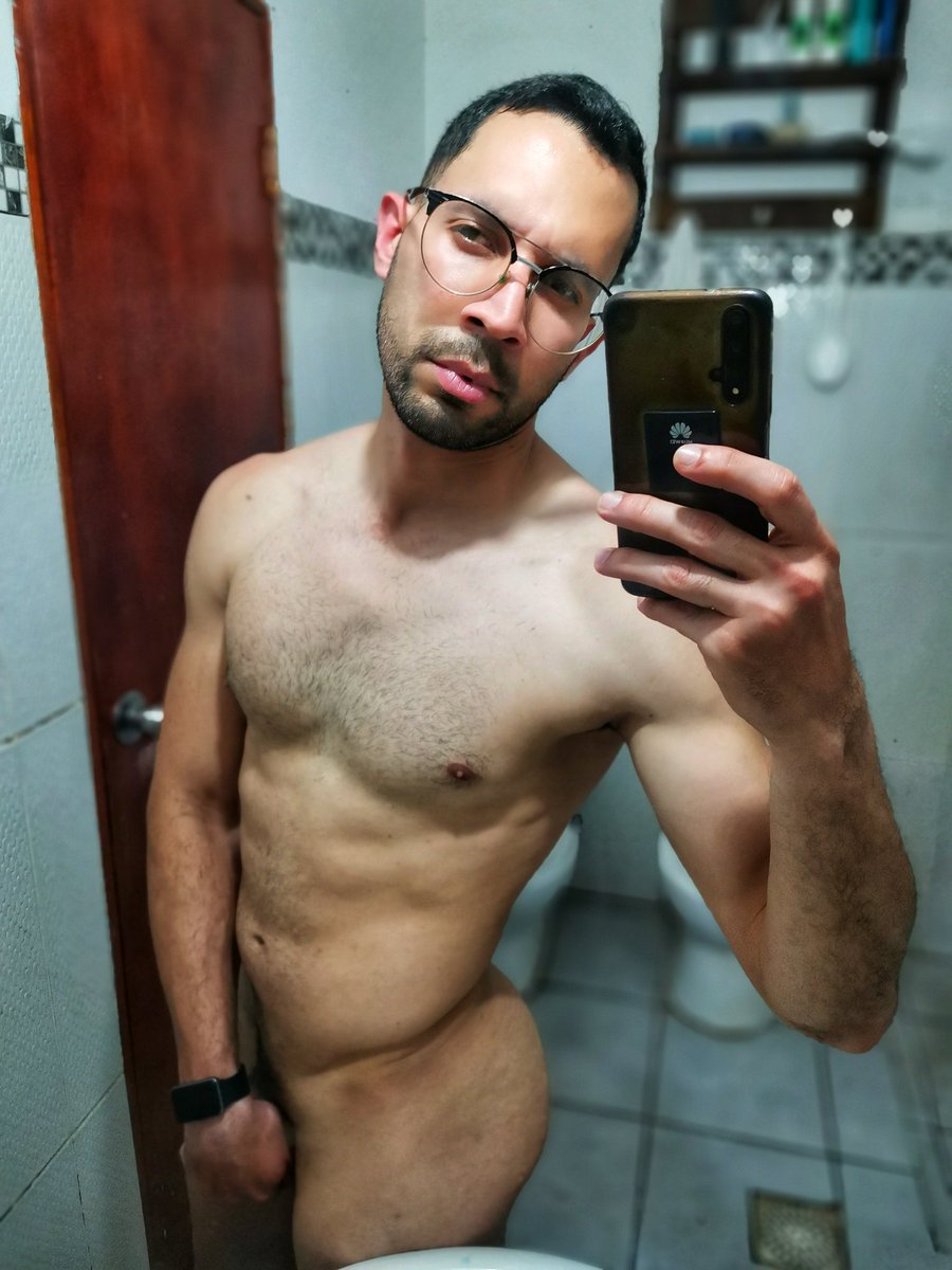 Cleve57929583's tweet photo. Buenas buenos no estaba muerto estaba de parranda pero volvi y con ganas de mostrarles todo 🍆🍑 RT #parati #sexboy #rt https://t.co/YiED8INW08