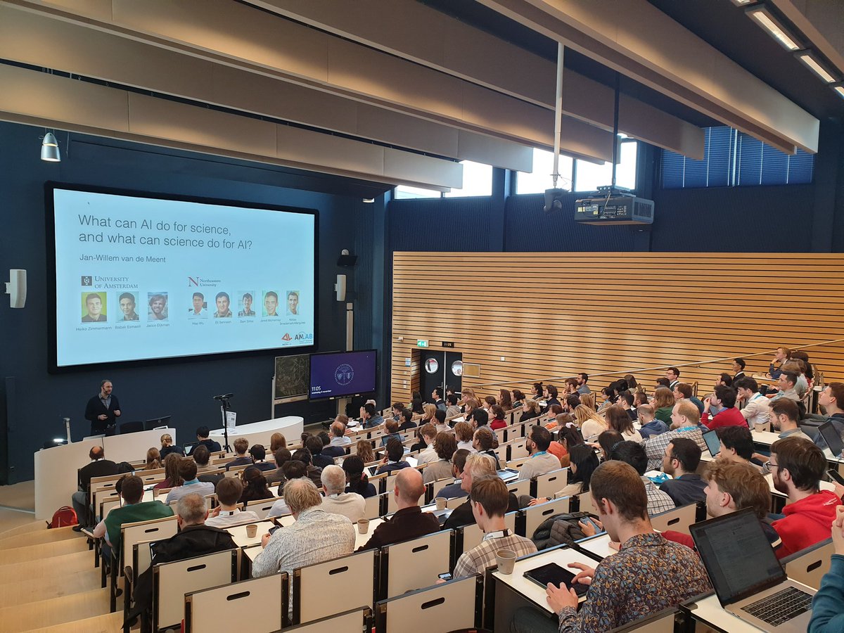Full house at Delft University of Technology, BNAIC/BeNeLearn 2023 conference. the keynote talk of <a href="/jwvdm/">Jan-Willem van de Meent</a>.

bnaic2023.tudelft.nl
#AI #ML #BNAIC2023 #BENELEARN2023
