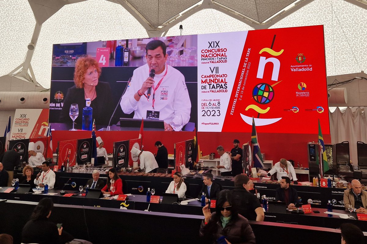 jmguimerans's tweet photo. Nothing beats this team. At #Valladolid, true "capital" of #India in #Spain, a great welcome to chef @SanjeevKapoor, in the year #India is the guest country in the #WorldTapasCompetition @CNPinchosVLL. Thanks!
@IndiainSpain @casaindiavll @AyuntamientoVLL @infoVLL @SaboreaEspana https://t.co/DJuMC36hcu
