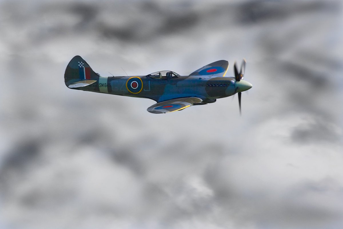 past1630's tweet photo. #spitfire https://t.co/gDe5iWsJs2