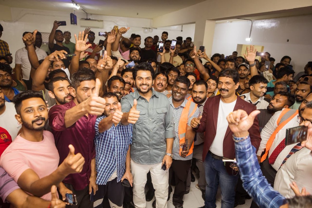 GoldwinSharon's tweet photo. #Karthi visited a labor camp in Dubai to promote #Japan movie and shared sweets with the hardworking individuals there. A heartwarming gesture! ❤️🌟

#QuirkiestJAPANfromNov10 | #JapanFromNov10

#Karthi25 | #JapanDiwali 

 | #AnuEmmanuel  |#Sunil

 |#GVPrakash  |#RajuMurugan https://t.co/j0a7IqeZAK