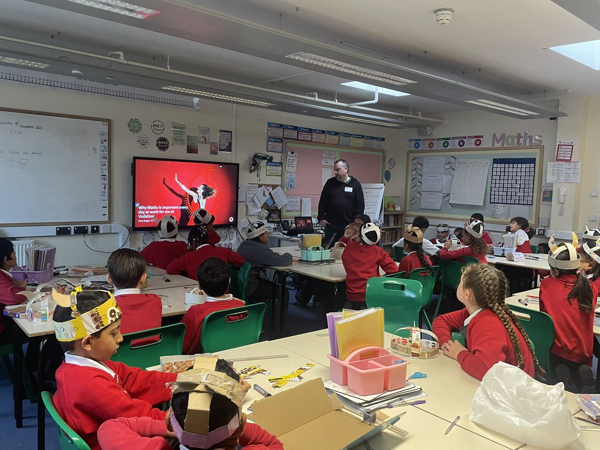 MissMcCCTS's tweet photo. Thank you to all the Year 5 parents who have got involved with #mathsweek telling us all about how they use maths in their everyday lives! We were treated to a talk about how this dad uses numbers to help with pricing and graphs at work! @MissWCTS @headcherrytree @CTS_Watford https://t.co/gvyDrYzLcV