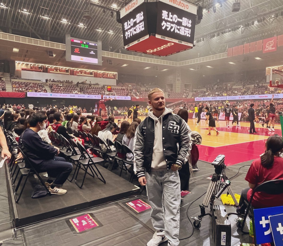francescoakira's tweet photo. Let’s go @brave_thunders 🏀🔥
がんばれ！ https://t.co/H7smuDXOQj