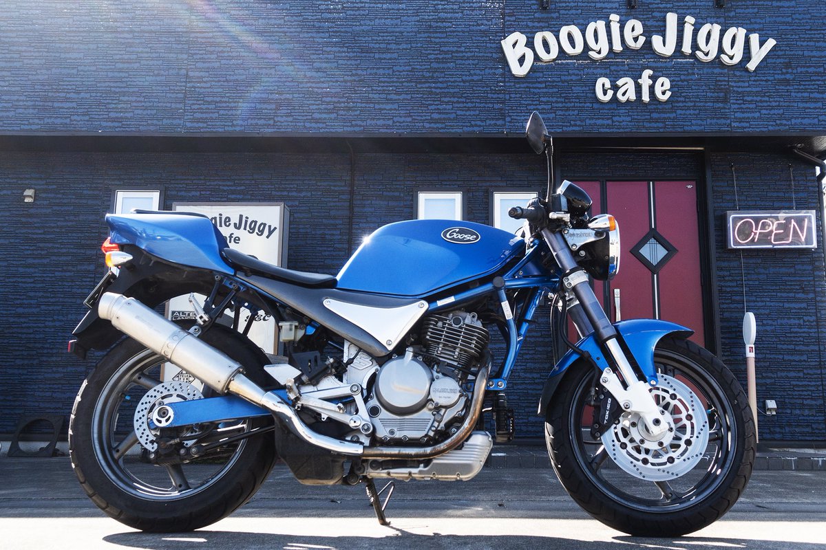 funky_shot's tweet photo. Suzuki Goose 350
Boogie Jiggy cafe 前にてまさしくカフェレーサー
#goose350 #カフェレーサー https://t.co/LLdl1AVtom