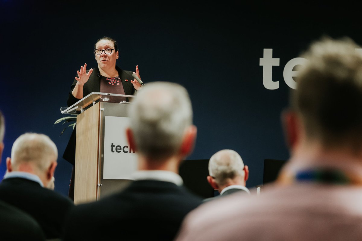 techUK's tweet photo. #AI is reshaping tech, offering vast innovation potential in the UK and worldwide. Our #AIAdoption report empowers businesses and the Gov to harness AI's potential.
Download it here: https://t.co/HRgWYvLUS7
#SuperchargeUKTech https://t.co/nFFFxyvaio