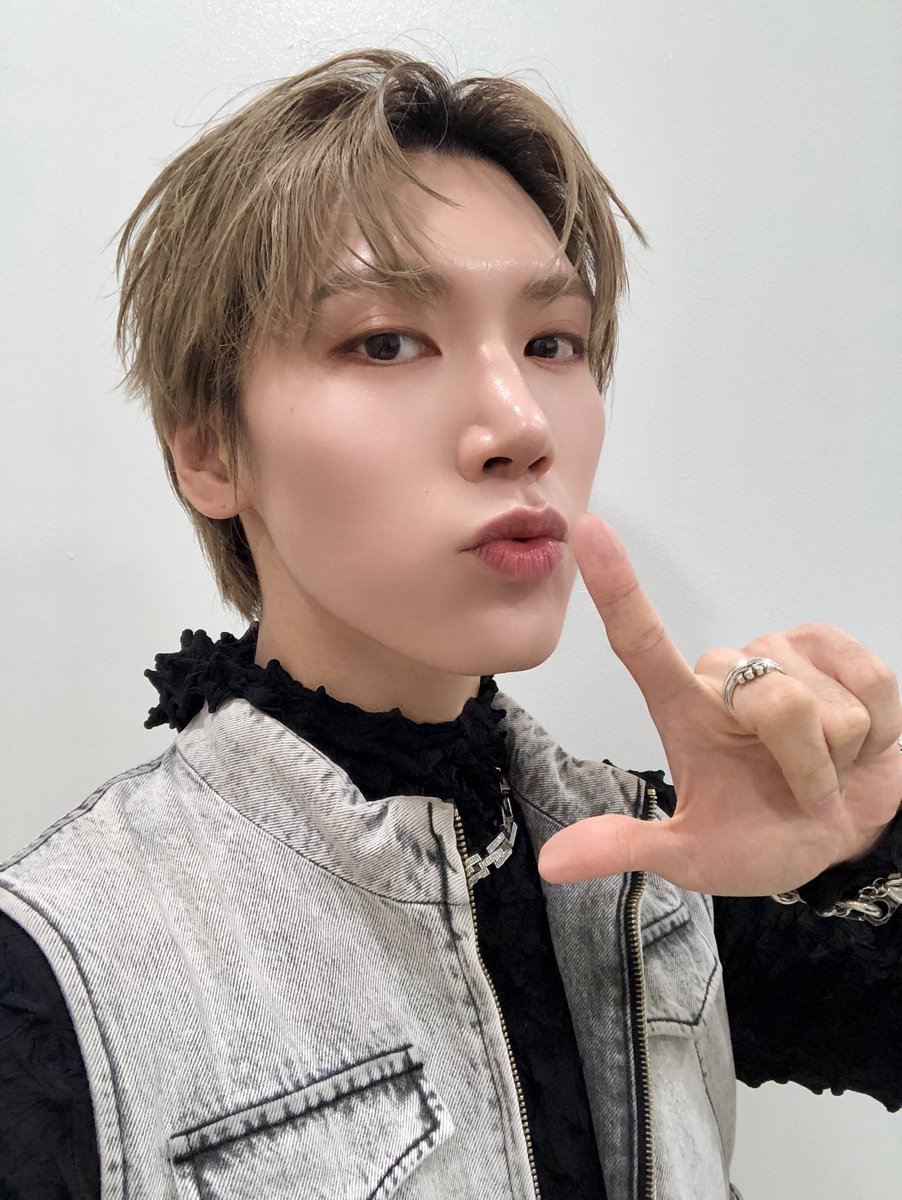 WayV tweet media