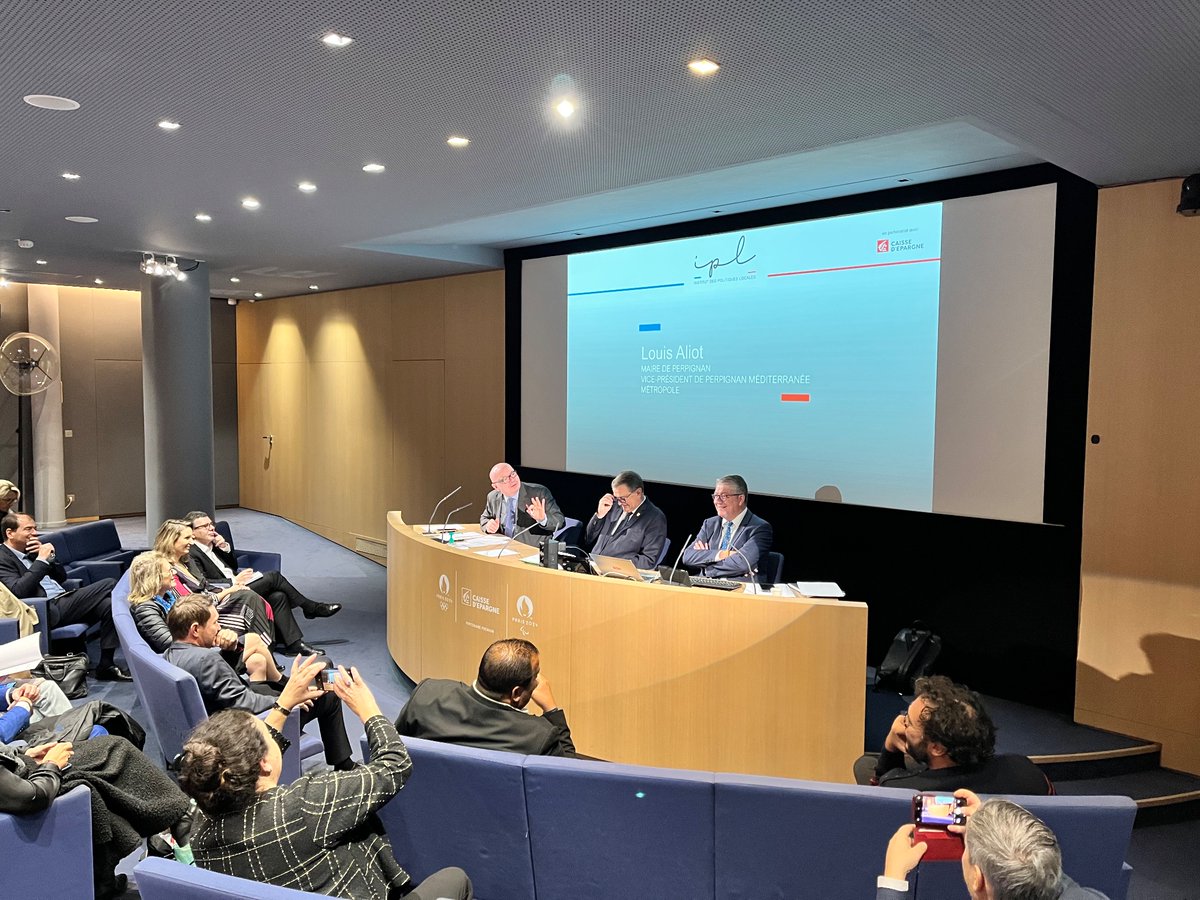 Louis Aliot, maire de <a href="/MairiePerpignan/">Ville de Perpignan</a> intervient au Colloque de l’innovation locale pour présenter des solutions de rénovation urbaine en centre ville