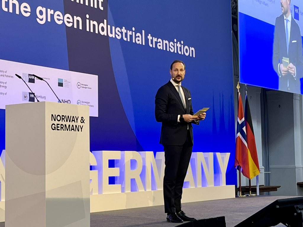 Very strong turnout for the Norwegian-German 🇳🇴 🇩🇪 Business Summit in #Hamburg today. Focus on green 🌱industrial transition. Opened by HRH Crownprince Haakon #Hydrogen #CCS #GreenEnergy #GreenShipping