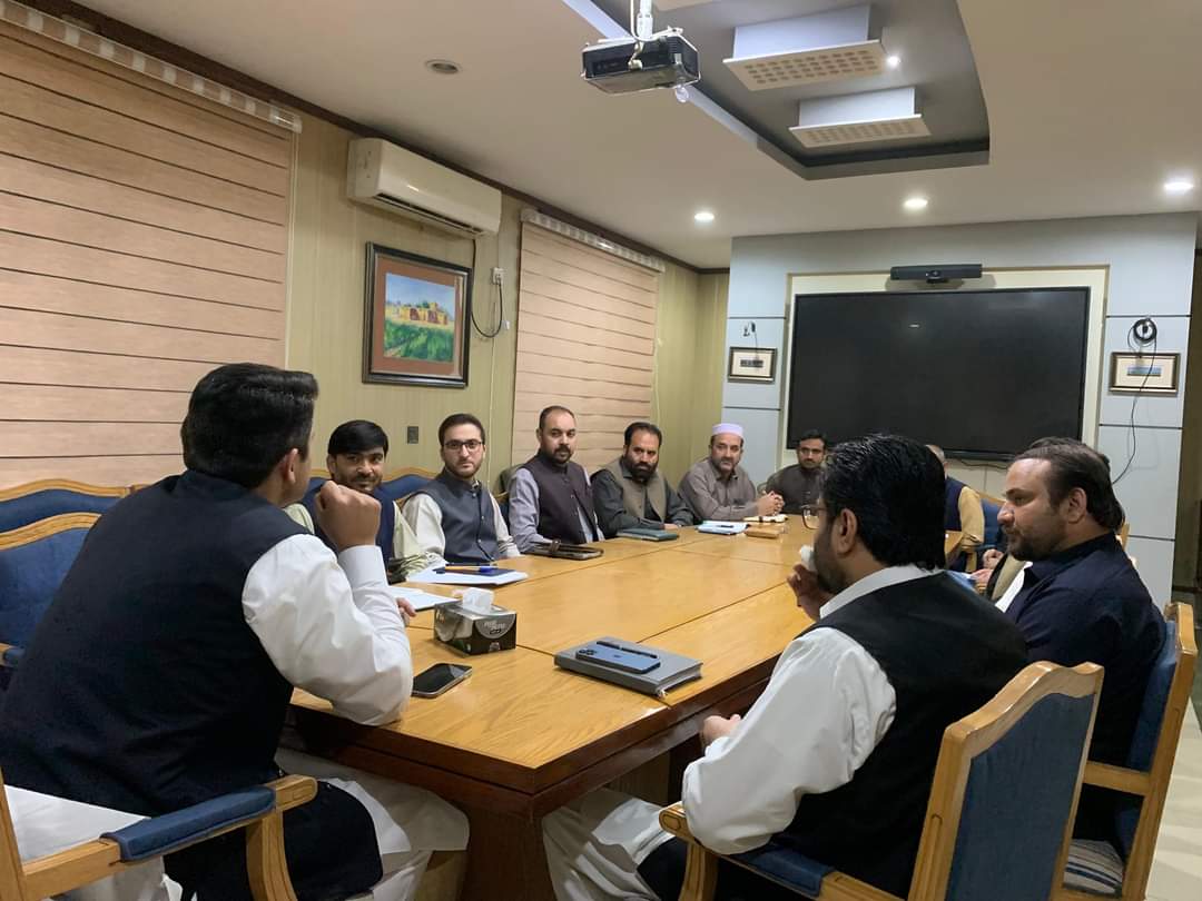 ڈپٹی کمشنر خیبر کیپٹن (ر) ثناء اللہ خان کی زیر صدارت انتظامی افسران کیساتھ تعارفی ملاقات،ایڈیشنل ڈپٹی کمشنر(جنرل)محمد حامد،ایڈیشنل ڈپٹی کمشنر(فنانس)حسیب الرحمن،اسسٹنٹ کمشنر جمرود،لنڈیکوتل،سمیت انتظامی افسران اورتحصیلداران نے شرکت کی۔انتظامی افسران کو ضروری ہدایات جاری کردی۔