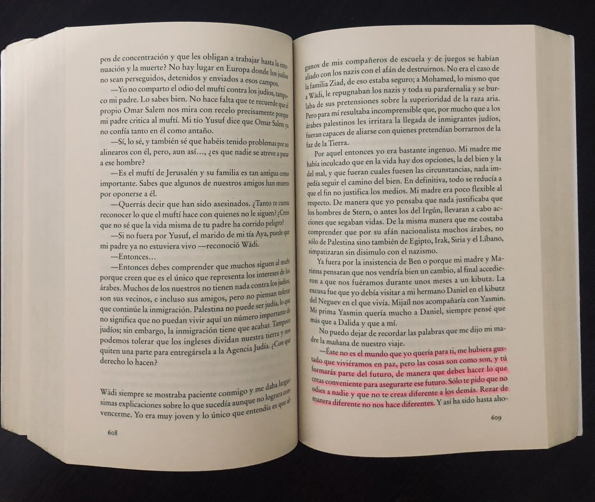GraceDaz4's tweet photo. “Dispara, yo ya estoy muerto” novela histórica de Julia Navarro. Nos brinda  una perspectiva orteguiana que enriquece nuestra comprensión de la complejidad de la vida. https://t.co/vUyoqbNYVD