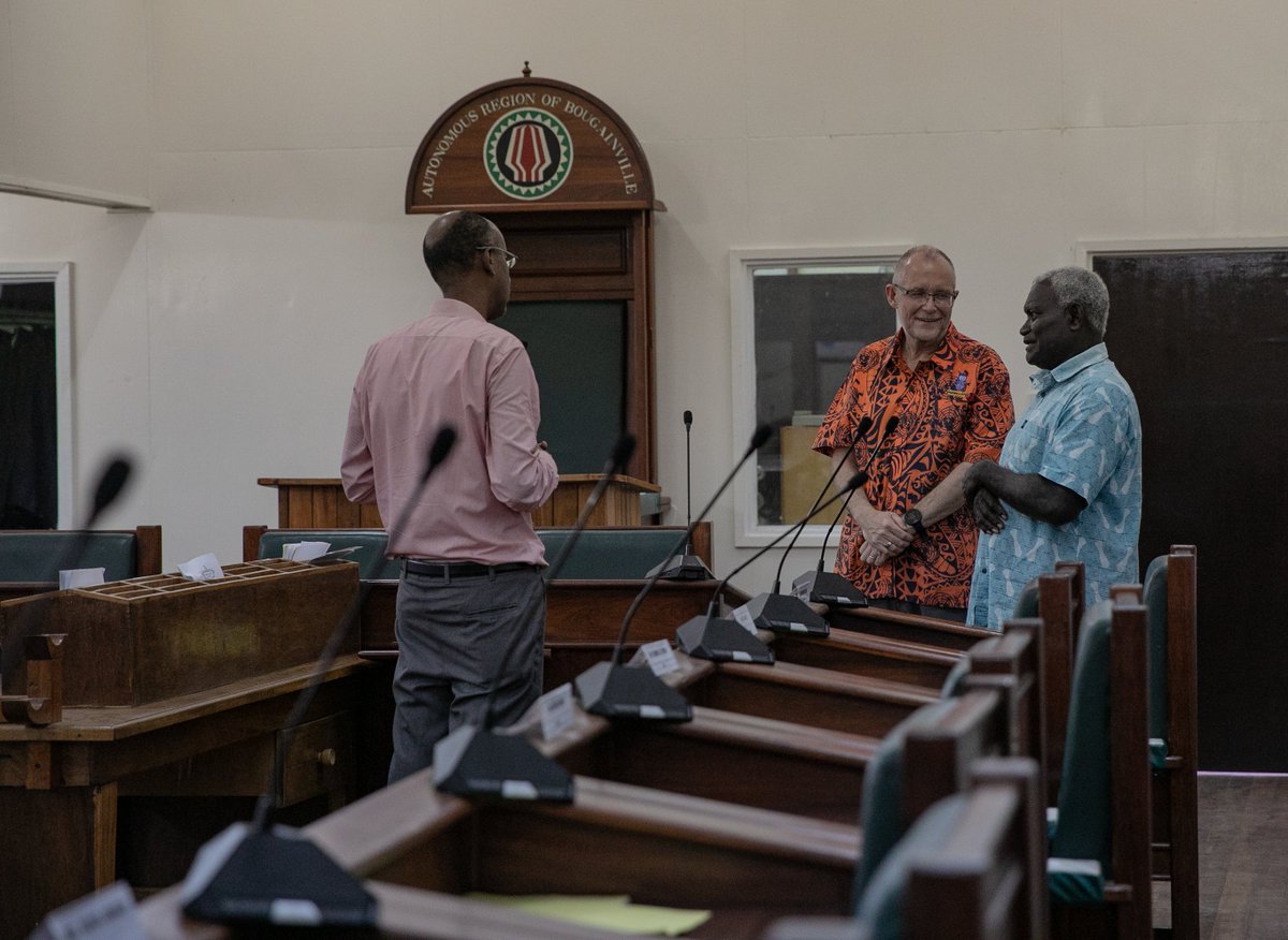 Our UNDP Resident Representative, @nickcongly, completed his 1st visit to #Bougainville yesterday! At the end of his visit, Mr. Booth toured the Bougainville House of Representatives & met with the Attorney General of the Autonomous Bougainville Government, Hon. Ezekiel Massatt.