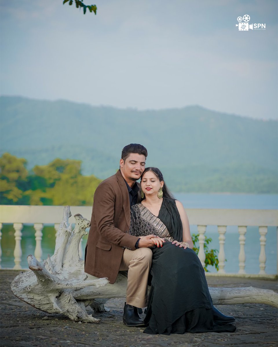 SpnProduction's tweet image. Our pre-wedding shoot was a journey through the moments when your love story was just beginning to bloom. 

#PreWeddingMoments #LoveInProgress #CountdownToForever #wedding #videography #WeddingPhotography #love #prewedding #preweddingshoot

Visit Us-scratchpole.network