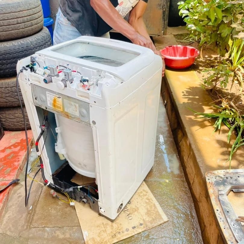 washingmachinerepair Why is my washing machine noisy when I turn the drum?The main indicator of worn bearings is if your washing machine drum is making a grinding noise while turning. #booknow #hcmhubapp #whatsapp📲 0701828873 #call 0777708899