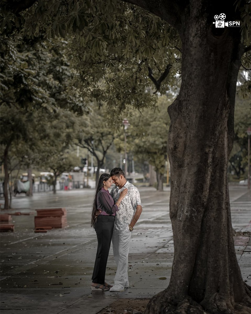 SpnProduction's tweet image. Our pre-wedding shoot was a journey through the moments when your love story was just beginning to bloom. 

#PreWeddingMoments #LoveInProgress #CountdownToForever #wedding #videography #WeddingPhotography #love #prewedding #preweddingshoot

Visit Us-scratchpole.network