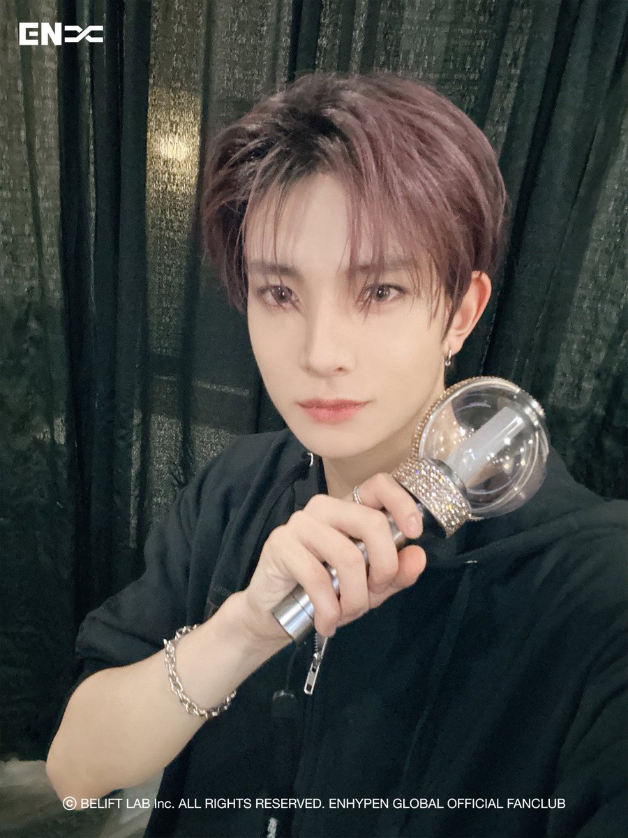 hambihee7's tweet photo. Never getting over seeing my man in person 😩🫠 https://t.co/xxTkj94Rl1