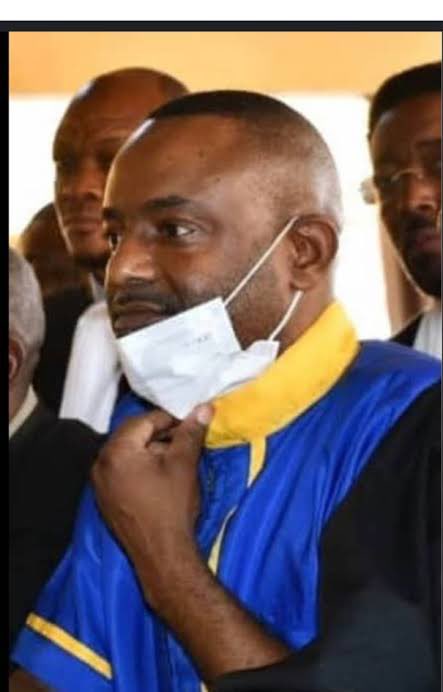 JeanClaudekat2's tweet photo. Ces deux compatriotes sont en prison à cause des caprices des autres compatriotes. Soyez courageux. Bcp de congolais savent que vous n'avez rien fait qui mérite la prison. C'est mon opinion. https://t.co/I7Wbm5AKUs