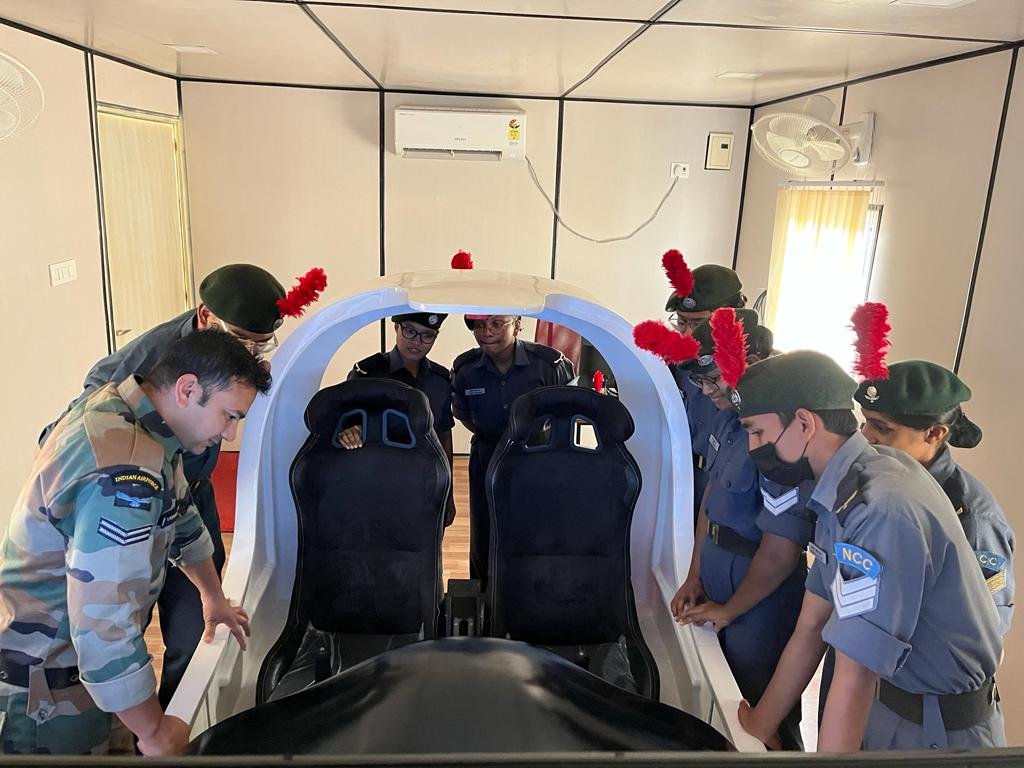 dprohyd's tweet photo. Cadets of 1 Telangana Air Sqn of Hyderabad Gp have embarked on a new era of aviation training with state-of-the-art flying simulator. Flying simulator training gives a realistic, safe and immersive experiences to future aviators.
@HQ_DG_NCC @NccDteAPandT https://t.co/KwuA7lxb4C