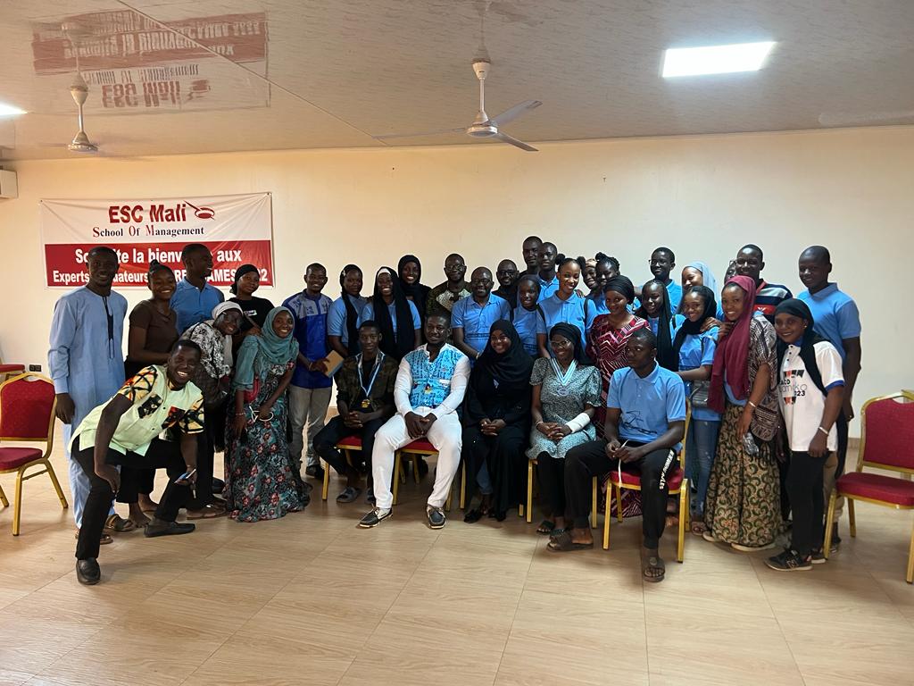CNCRIM223's tweet photo. "Célébrant l'esprit d'unité et d'action, notre Semaine Mondiale de l'Interact a été marquée par une série d'événements inspirants. Depuis une conférence éclairante sur les valeurs de l'Interact jusqu'à une formation dynamique en self-défense, https://t.co/avQAhBFhTP