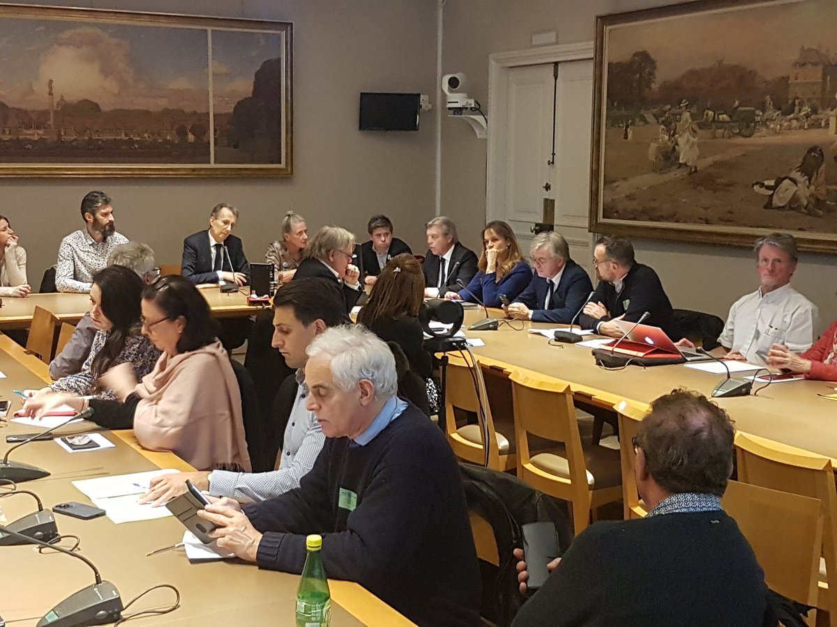 Ils sont peu nombreux au Sénat à avoir pris toute la mesure de l’importance de l’abrogation de la Loi du 5 août 2021 et nous devons les soutenir.
Merci courageuses <a href="/noel_sylviane/">Sylviane NOËL, Sénatrice de la Haute-Savoie</a> et <a href="/MullerBronnL/">Laurence Muller-Bronn, sénatrice du Bas-Rhin</a> pour ce moment d’échange.
Merci <a href="/alainhoupert/">Alain Houpert</a> et <a href="/AJoyandet/">Alain Joyandet</a> pour vos paroles.
🙏