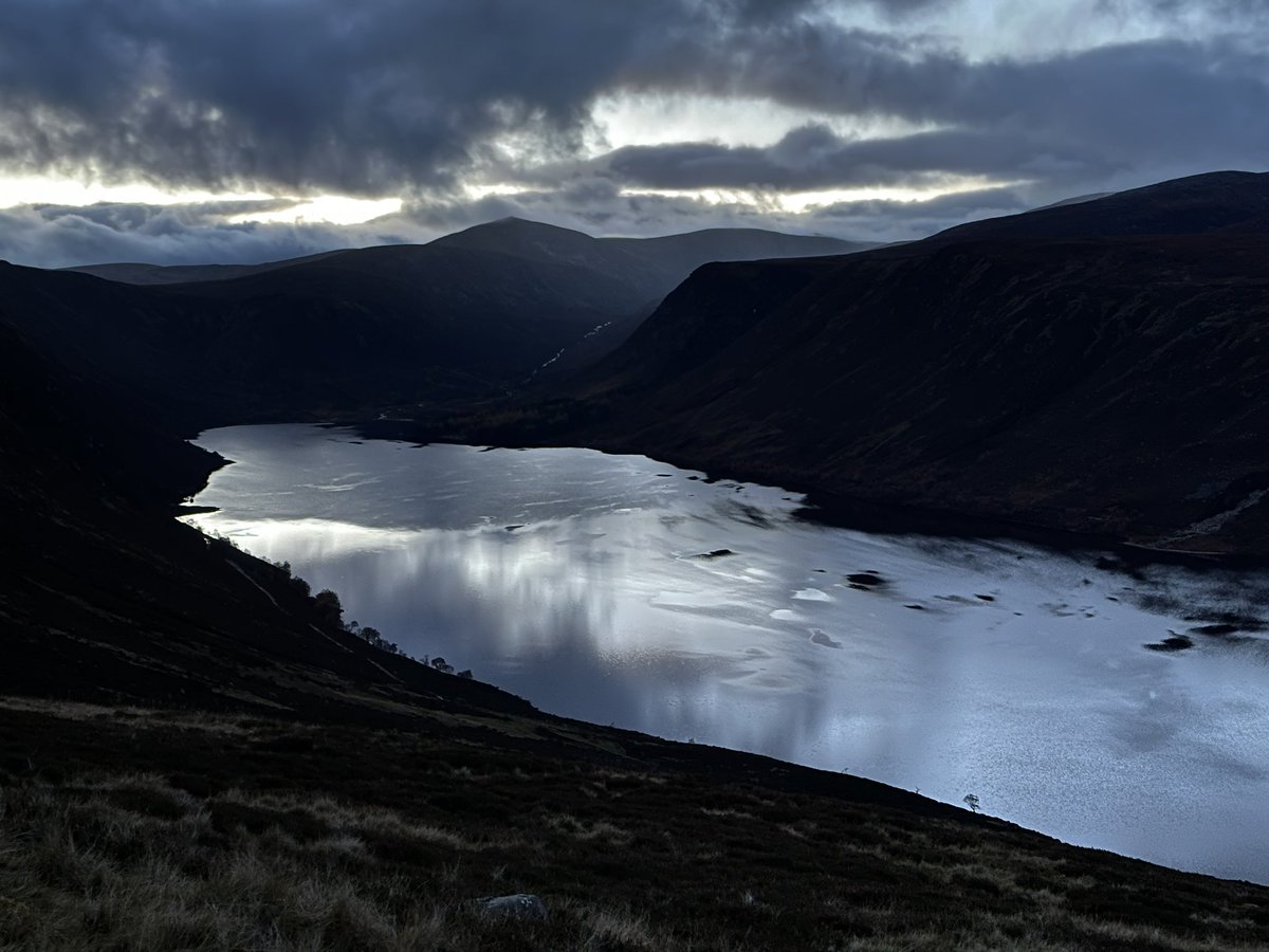 A fab last minute dark sky event last night. meteors, aurora, wildlife and clear skies! 
Loch Muick looked like a mirror with hardly a breeze, we could’ve stayed up there all night.

#darkskies #stargazing #visitcairngorms #visitaberdeenshire #milkyway