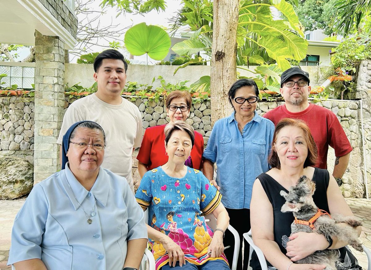 Spending time with the Green Convergence BOT and team in creating the 3-year Strategic Plan of the organization.

#DavidDAngelo
#BosesNgKalikasan
#GreenConvergence
#AAB
#AkoAngBukas