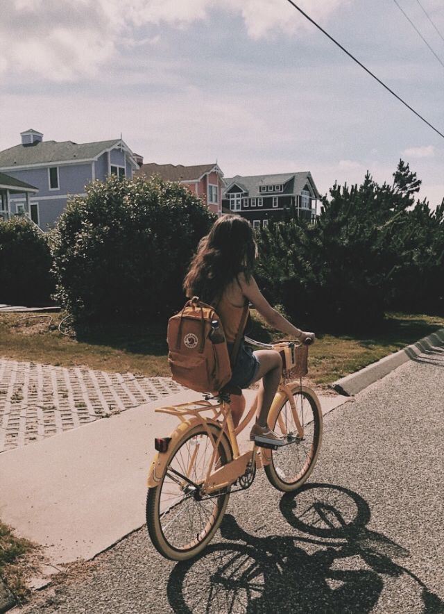 Littleclouds07's tweet photo. Kringgg kringgg... 🚲 naik sepeda yukkk 🥰 

Mampir ke thread ini yaaa ada sepeda unik ❤️👇 https://t.co/OflrEkdJch