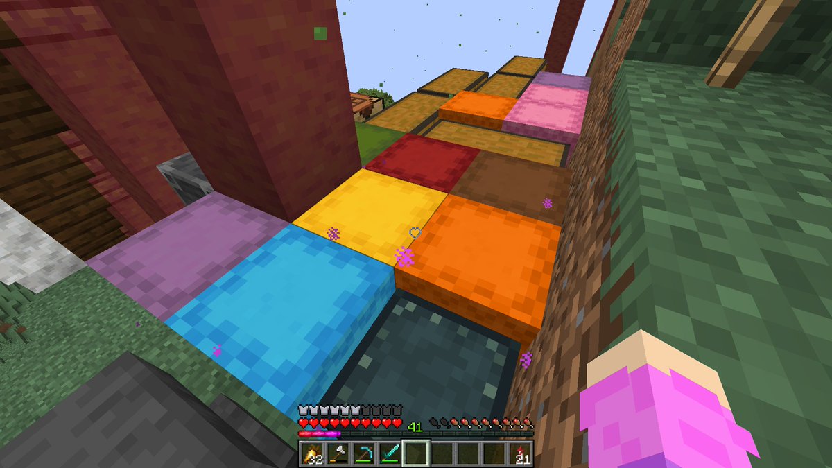 Puffball_plays's tweet photo. I tried so hard... I really did but I keep getting inventory faster than I can sort it... I also haven't had a chance to make a storage room... https://t.co/pxquYuZS4a